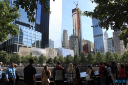 9/11 Memorial New York 18.09.30 - Big Apple, weißer Strand am türkisen Meer, riesiger Sumpf AIDAluna