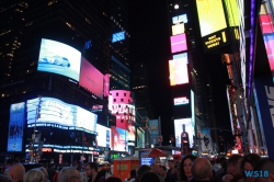Times Square New York 18.09.30 - Big Apple, weißer Strand am türkisen Meer, riesiger Sumpf AIDAluna
