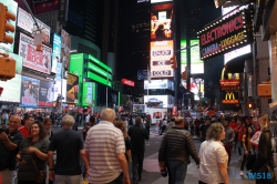 Times Square New York 18.09.30 - Big Apple, weißer Strand am türkisen Meer, riesiger Sumpf AIDAluna