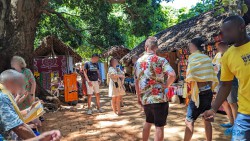 Ampangorinana Nosy Komba Andoany Nosy Be 23.11.24 Katamarane und Traumstrände auf Mauritius Seychellen Madagaskar AIDAblu 016