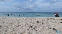 Eagle Beach Oranjestad 24.11.23 Zu Fuß mit Taxi Fähre Boot Bus zu karibischen Stränden AIDAperla 008