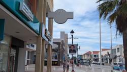 Oranjestad 24.11.23 Zu Fuß mit Taxi Fähre Boot Bus zu karibischen Stränden AIDAperla 019