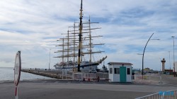 Oranjestad 24.11.23 Zu Fuß mit Taxi Fähre Boot Bus zu karibischen Stränden AIDAperla 023
