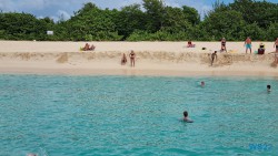 Mullet Bay Beach Philipsburg 22.10.31 Wundervolle Straende tuerkises Meer und Regenzeit in der Karibik AIDAperla 042