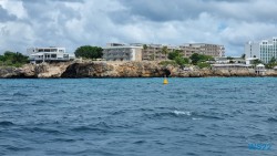 Philipsburg 22.10.31 Wundervolle Straende tuerkises Meer und Regenzeit in der Karibik AIDAperla 029