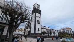 Igreja Matriz de São Sebastião Ponta Delgada 24.03.05 Traumhafte Strände und Wale in Mittelamerika und Karibik AIDAluna 027