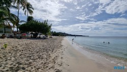 Grand Anse Strand St. Georges 22.11.02 Wundervolle Straende tuerkises Meer und Regenzeit in der Karibik AIDAperla 020