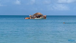 Dickenson Bay St. John's 24.12.02 Zu Fuß mit Taxi Fähre Boot Bus zu karibischen Stränden AIDAperla 016