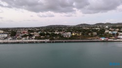 St. John's 24.12.02 Zu Fuß mit Taxi Fähre Boot Bus zu karibischen Stränden AIDAperla 021