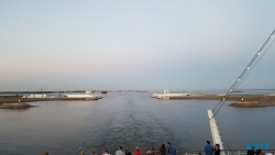 Flutwehr Petersburger Damm Kronstadt St. Petersburg 18.07.30 - Eindrucksvolle Städtetour durch die Ostsee AIDAdiva - Foto Heike Erger