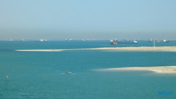 Bitterseen Suezkanal 23.04.26 Von Arabien durch den Suezkanal zu Mittelmeerinseln AIDAcosma 012