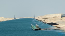 El Ferdan Brücke Suezkanal 23.04.26 Von Arabien durch den Suezkanal zu Mittelmeerinseln AIDAcosma 069