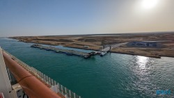 Suezkanal 23.04.26 Von Arabien durch den Suezkanal zu Mittelmeerinseln AIDAcosma 002
