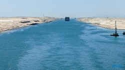 Suezkanal 23.04.26 Von Arabien durch den Suezkanal zu Mittelmeerinseln AIDAcosma 056