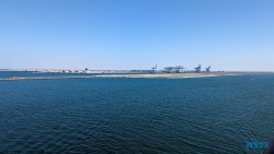 Suezkanal 23.04.26 Von Arabien durch den Suezkanal zu Mittelmeerinseln AIDAcosma 088