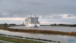 Überführung der AIDAcosma über die Ems Jann-Berghaus-Brücke Leer 21.10.23