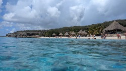 Cas Abao Beach Willemstad 24.11.24 Zu Fuß mit Taxi Fähre Boot Bus zu karibischen Stränden AIDAperla 008
