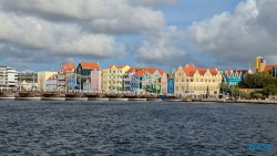 Koningin Emmabrug Willemstad 24.11.24 Zu Fuß mit Taxi Fähre Boot Bus zu karibischen Stränden AIDAperla 026