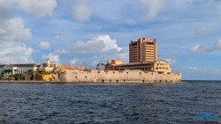 Willemstad 24.11.24 Zu Fuß mit Taxi Fähre Boot Bus zu karibischen Stränden AIDAperla 023