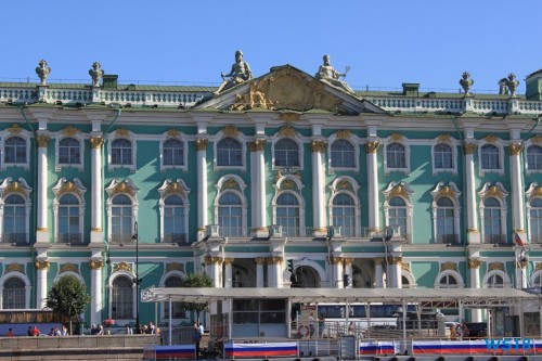 Winterpalais St. Petersburg 18.07.30 - Eindrucksvolle Städtetour durch die Ostsee AIDAdiva