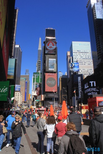 Times Square New York 18.10.12 – Big Apple, weißer Strand am türkisen Meer, riesiger Sumpf AIDAluna 012 Times Square New York 18.10.12 - Big Apple, weißer Strand am türkisen Meer, riesiger Sumpf AIDAluna