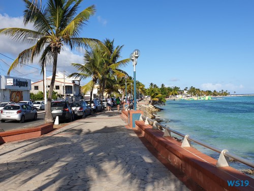Pointe-à-Pitre Guadeloupe 19.04.14 - Strände der Karibik über den Atlantik AIDAperla