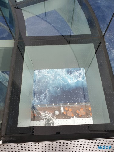 Skywalk Atlantik 19.04.17 – Strände der Karibik über den Atlantik AIDAperla 004 Skywalk Atlantik 19.04.17 - Strände der Karibik über den Atlantik AIDAperla