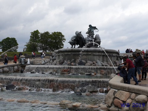 Gefion Springbrunnen Kopenhagen 19.06.01 – Beste Liegeplätze Ostsee-Kurztour AIDAbella 017 Gefion Springbrunnen Kopenhagen 19.06.01 - Beste Liegeplätze Ostsee-Kurztour AIDAbella