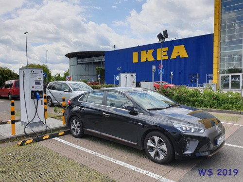 Ladesäule IKEA Moorfleet Kiel 19.05.29 – Beste Liegeplätze Ostsee-Kurztour AIDAbella 002 Ladesäule IKEA Moorfleet Kiel 19.05.29 - Beste Liegeplätze Ostsee-Kurztour AIDAbella