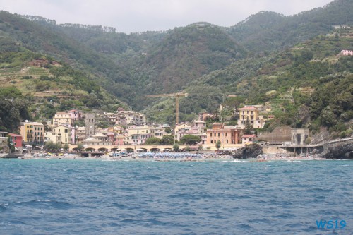 Monterosso Cinque Terre La Spezia 19.07.08 – Das größte AIDA-Schiff im Mittelmeer entdecken AIDAnova 059 Monterosso Cinque Terre La Spezia 19.07.08 - Das größte AIDA-Schiff im Mittelmeer entdecken AIDAnova