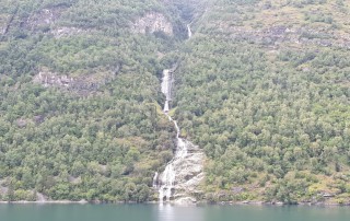 Geiranger 19.08.07 - Fjorde Berge Wasserfälle - Fantastische Natur in Norwegen AIDAbella