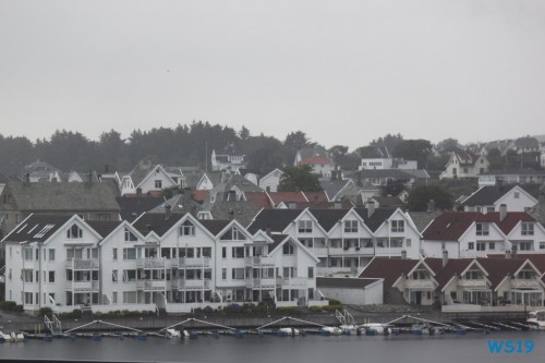 Haugesund 19.07.30 – Fjorde Berge Wasserfälle – Fantastische Natur in Norwegen AIDAbella 057 Haugesund 19.07.30 - Fjorde Berge Wasserfälle - Fantastische Natur in Norwegen AIDAbella