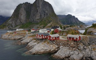 Leknes 19.08.04 - Fjorde Berge Wasserfälle - Fantastische Natur in Norwegen AIDAbella