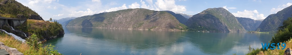 Åkrafjord Haugesund 19.07.30 – Fjorde Berge Wasserfälle – Fantastische Natur in Norwegen AIDAbella 005 Åkrafjord Haugesund 19.07.30 - Fjorde Berge Wasserfälle - Fantastische Natur in Norwegen AIDAbella