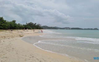 Fort James Beach St. Johns 22.11.08 Wundervolle Straende tuerkises Meer und Regenzeit in der Karibik AIDAperla 014