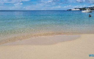 Grand Anse Strand St. Georges 22.11.02 Wundervolle Straende tuerkises Meer und Regenzeit in der Karibik AIDAperla 033