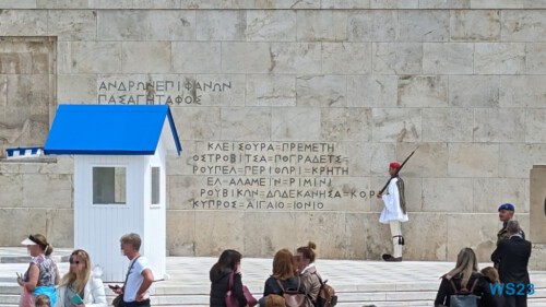 Parlament Athen 23.04.30 Von Arabien durch den Suezkanal zu Mittelmeerinseln AIDAcosma 008 Parlament Athen 23.04.30 Von Arabien durch den Suezkanal zu Mittelmeerinseln AIDAcosma 008