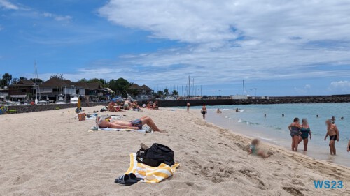 Plage de St Gilles Le Port 23.11.30 Katamarane und Traumstrände auf Mauritius Seychellen Madagaskar AIDAblu 044 Plage de St Gilles Le Port 23.11.30 Katamarane und Traumstrände auf Mauritius Seychellen Madagaskar AIDAblu 044