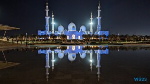 Sheikh Zayed Moschee Abu Dhabi 23.04.15 Von Arabien durch den Suezkanal zu Mittelmeerinseln AIDAcosma 006