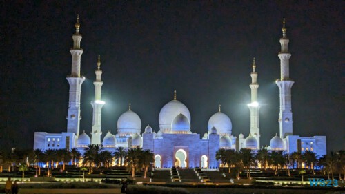 Sheikh Zayed Moschee Abu Dhabi 23.04.15 Von Arabien durch den Suezkanal zu Mittelmeerinseln AIDAcosma 007 Sheikh Zayed Moschee Abu Dhabi 23.04.15 Von Arabien durch den Suezkanal zu Mittelmeerinseln AIDAcosma 007
