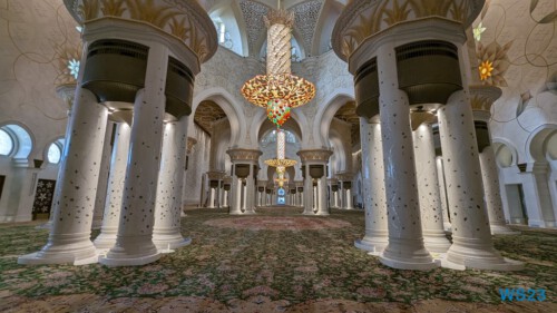 Sheikh Zayed Moschee Abu Dhabi 23.04.16 Von Arabien durch den Suezkanal zu Mittelmeerinseln AIDAcosma 072 Sheikh Zayed Moschee Abu Dhabi 23.04.16 Von Arabien durch den Suezkanal zu Mittelmeerinseln AIDAcosma 072
