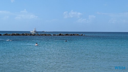 Pinneys Beach Basseterre 24.02.27 Traumhafte Strände und Wale in Mittelamerika und Karibik AIDAluna 016 Pinneys Beach Basseterre 24.02.27 Traumhafte Strände und Wale in Mittelamerika und Karibik AIDAluna 016