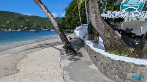 Belmont Beach Bequia Kingstown 24.11.29 Zu Fuß mit Taxi Fähre Boot Bus zu karibischen Stränden AIDAperla 029