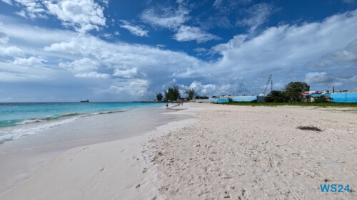 Carlisle Bay Bridgetown 24.11.28 Zu Fuß mit Taxi Fähre Boot Bus zu karibischen Stränden AIDAperla 008