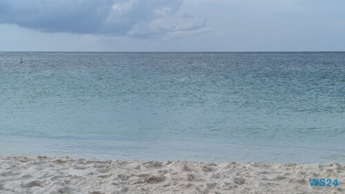 Eagle Beach Oranjestad 24.11.23 Zu Fuß mit Taxi Fähre Boot Bus zu karibischen Stränden AIDAperla 009