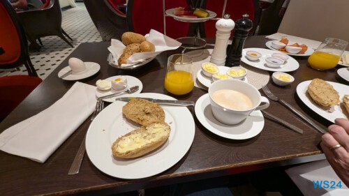 French Kiss Karibik 24.11.22 Zu Fuß mit Taxi Fähre Boot Bus zu karibischen Stränden AIDAperla 001