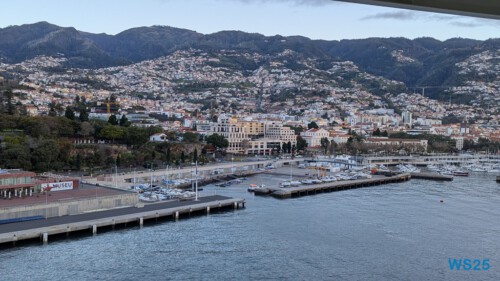 Funchal 25.02.03 Nach 10 Jahren wieder Kanaren um dem Winter zu entfliehen AIDAcosma 003