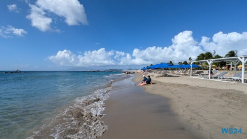 Nevis Basseterre 24.12.03 Zu Fuß mit Taxi Fähre Boot Bus zu karibischen Stränden AIDAperla 004 Nevis Basseterre 24.12.03 Zu Fuß mit Taxi Fähre Boot Bus zu karibischen Stränden AIDAperla 004