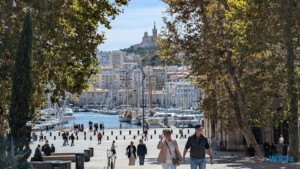 Place Villeneuve Bargemon Marseille 24.09.12 Geburtstage und Krimis virtuell und live im Mittelmeer AIDAcosma 022