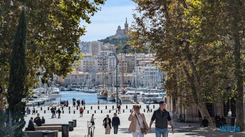 Place Villeneuve Bargemon Marseille 24.09.12 Geburtstage und Krimis virtuell und live im Mittelmeer AIDAcosma 022 Place Villeneuve Bargemon Marseille 24.09.12 Geburtstage und Krimis virtuell und live im Mittelmeer AIDAcosma 022